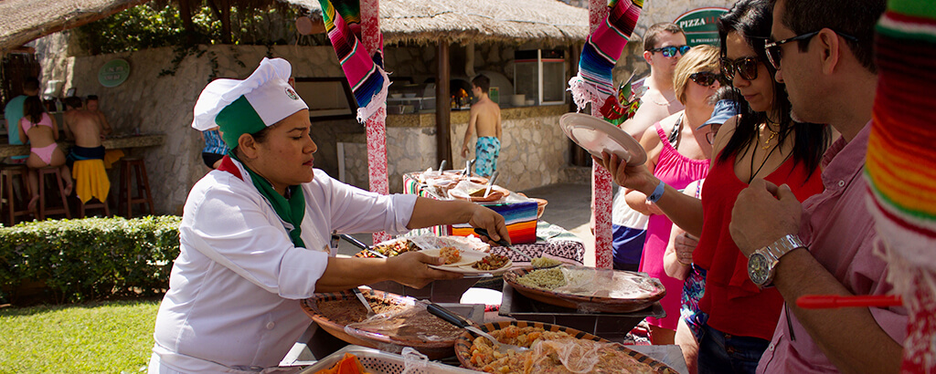 Servicio de Comida en Club Solaris