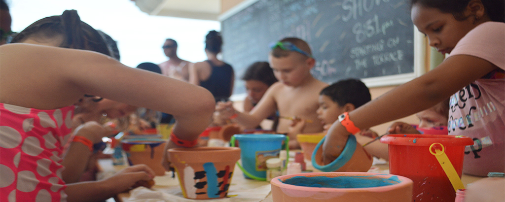 actividades infantiles con el equipo de entretenimiento